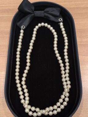 Elegant Pearl Strand Necklace in Ivory